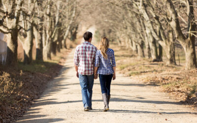 Cozy Dates for Fall: Strengthening Your Relationship with Simple, Intimate Activities